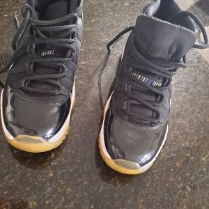 EUC  Air Jordan 11